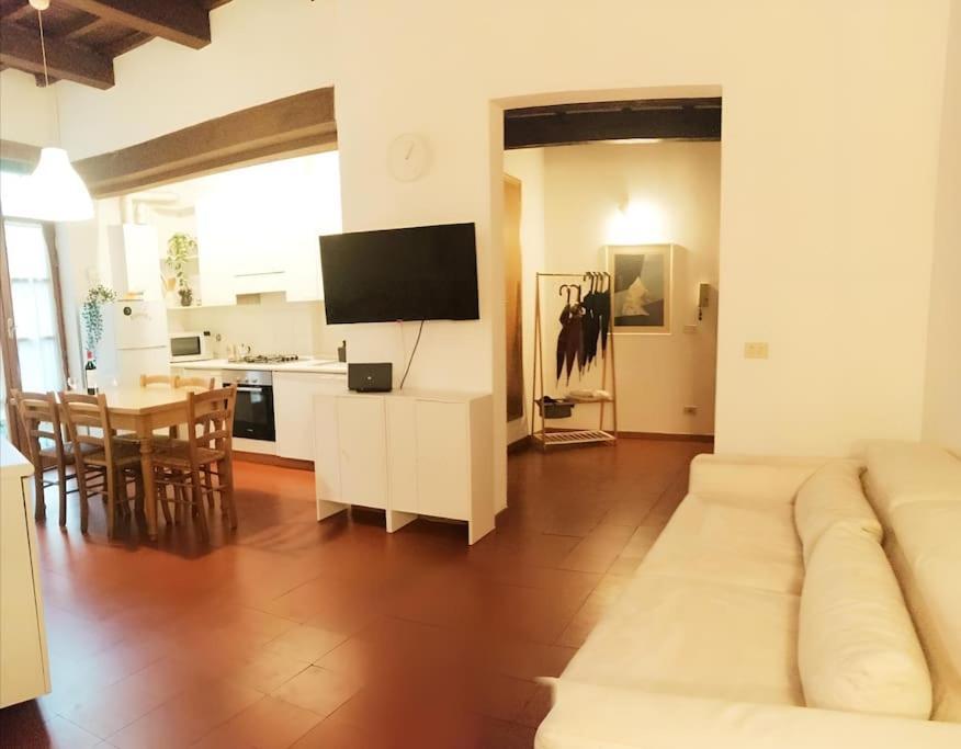 Cozy Apartment Near Train Station Firenze Esterno foto
